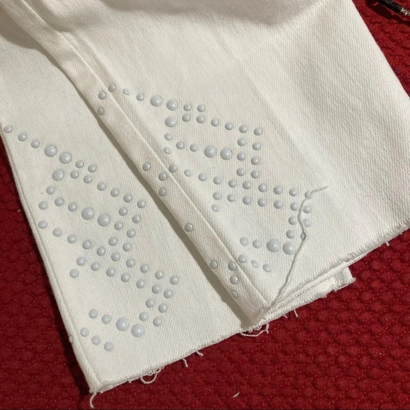 LEVI’S 711 Skinny Ankle Raw Hem w/ Embellishments at Ankle White Jeans - Picture 6 of 7